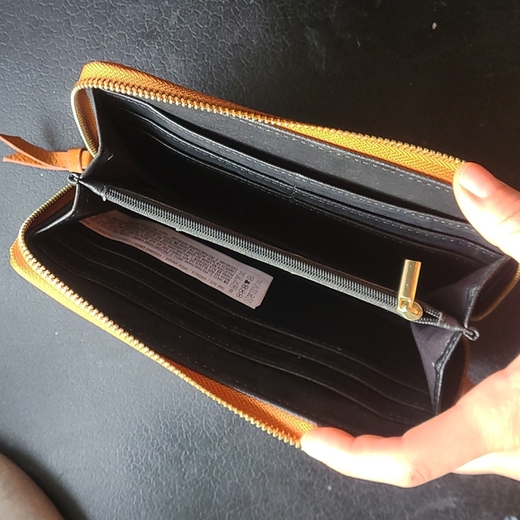 Wallet - Picture 3 of 5